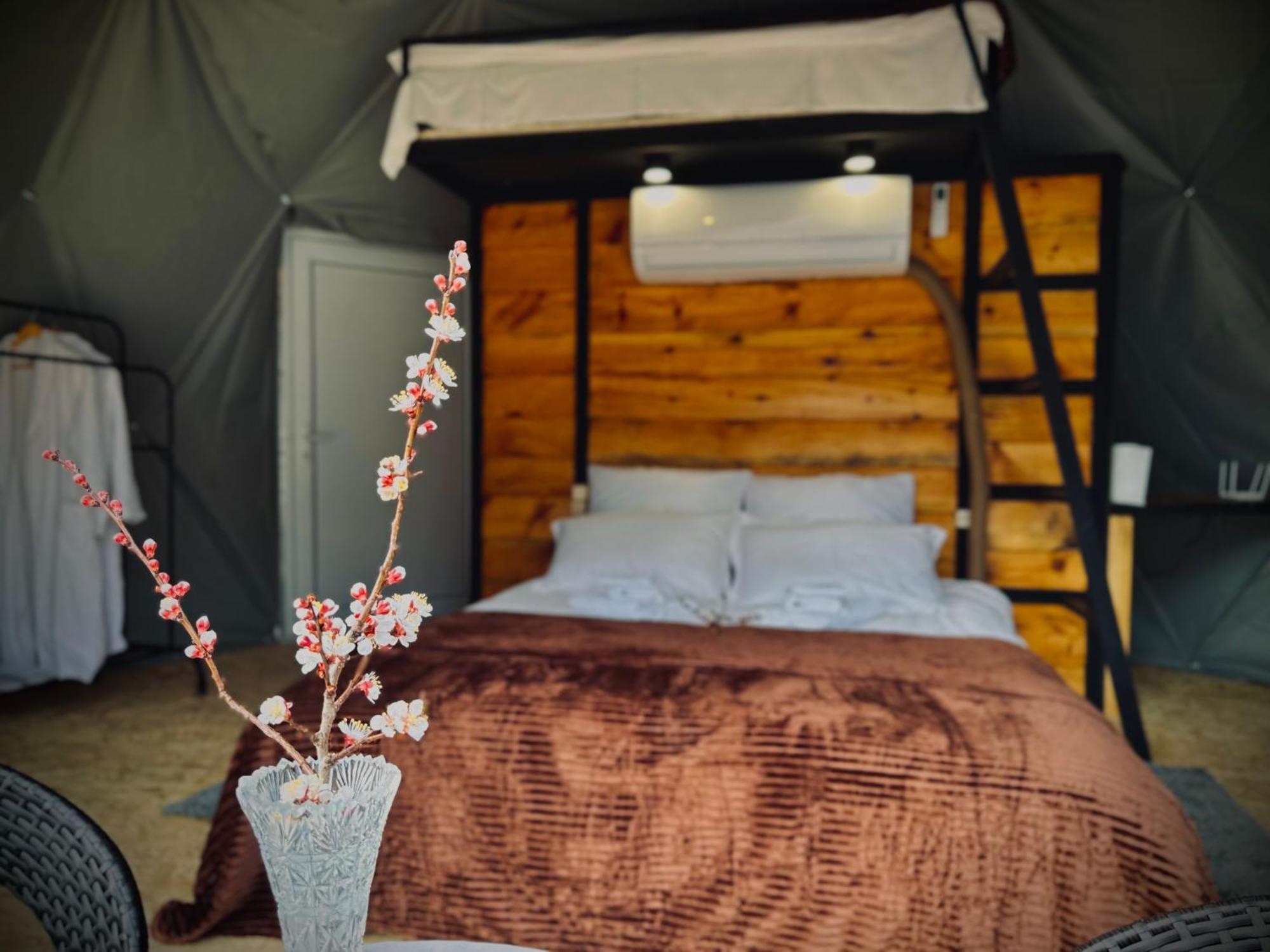 Vardzia Glamping Eksteriør bilde