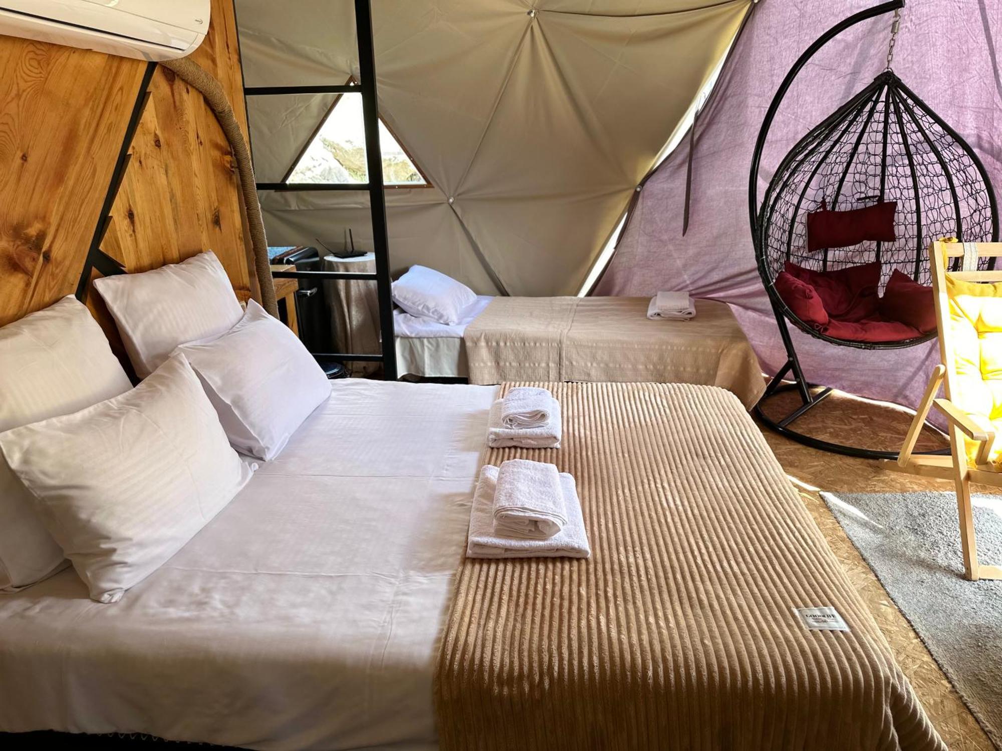 Vardzia Glamping Eksteriør bilde